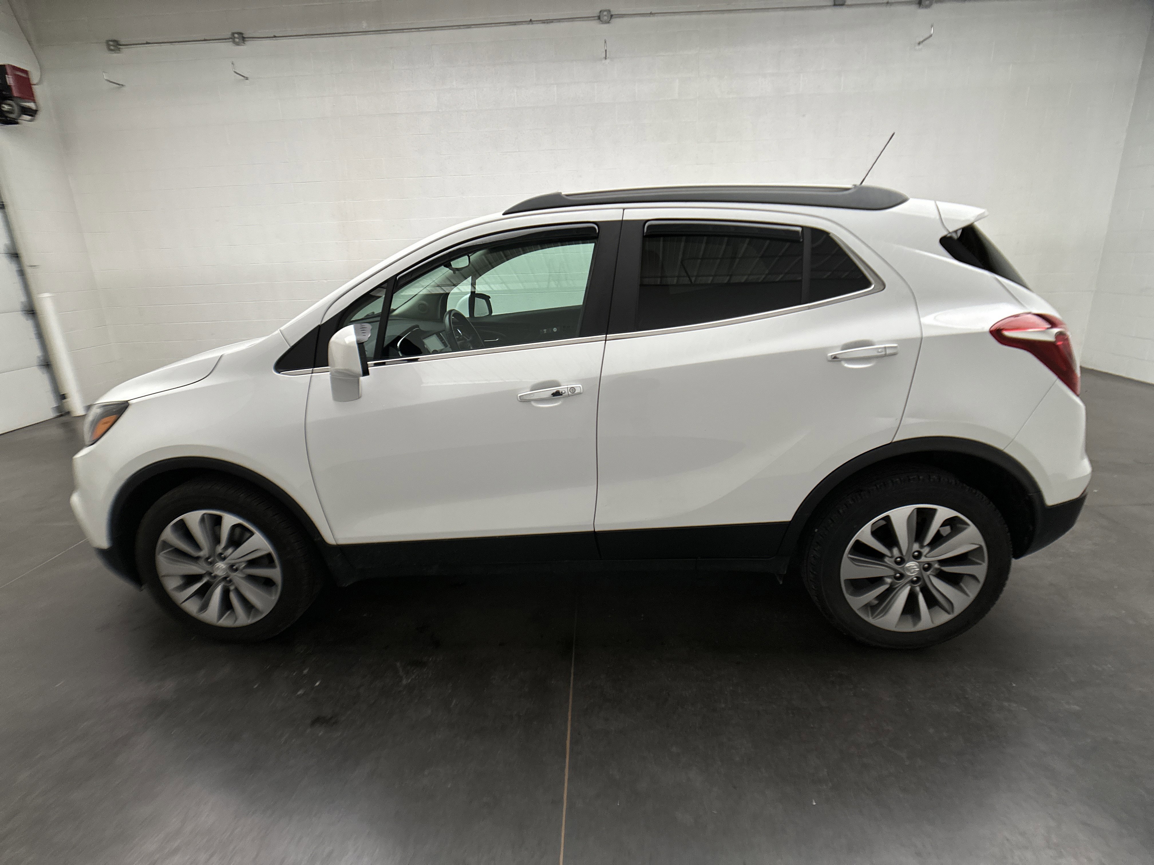 Used 2020 Buick Encore Preferred FWD image 5