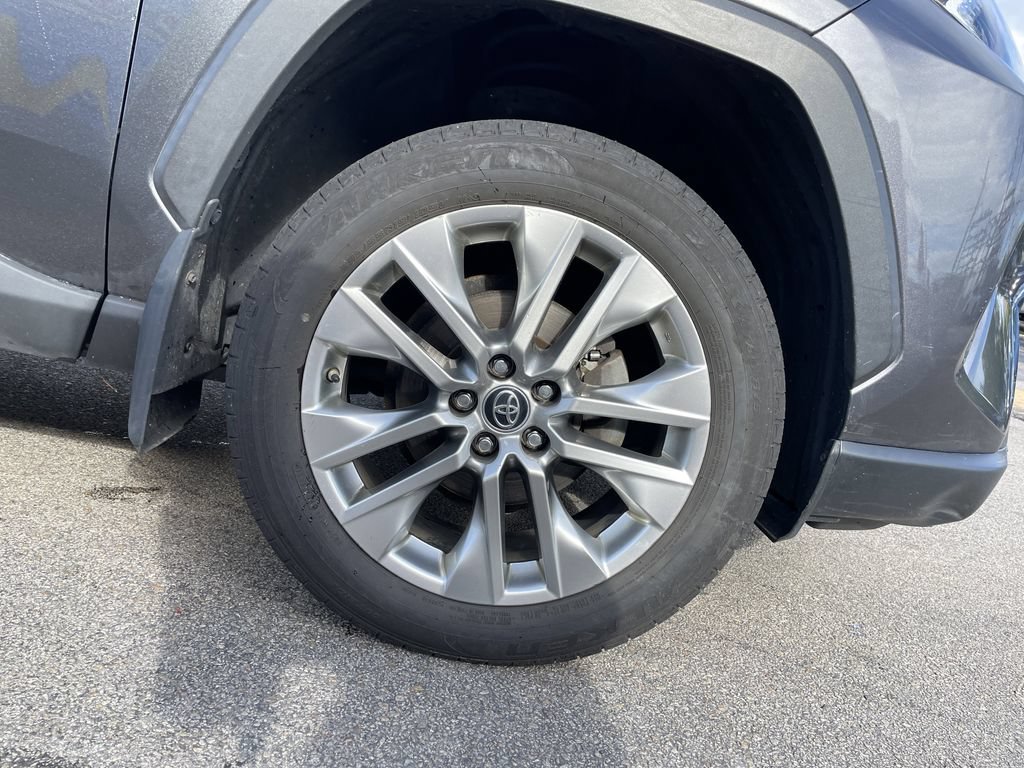 Certified 2019 Toyota RAV4 XLE Premium w/ Cold Weather Package AWD/4WD image 11
