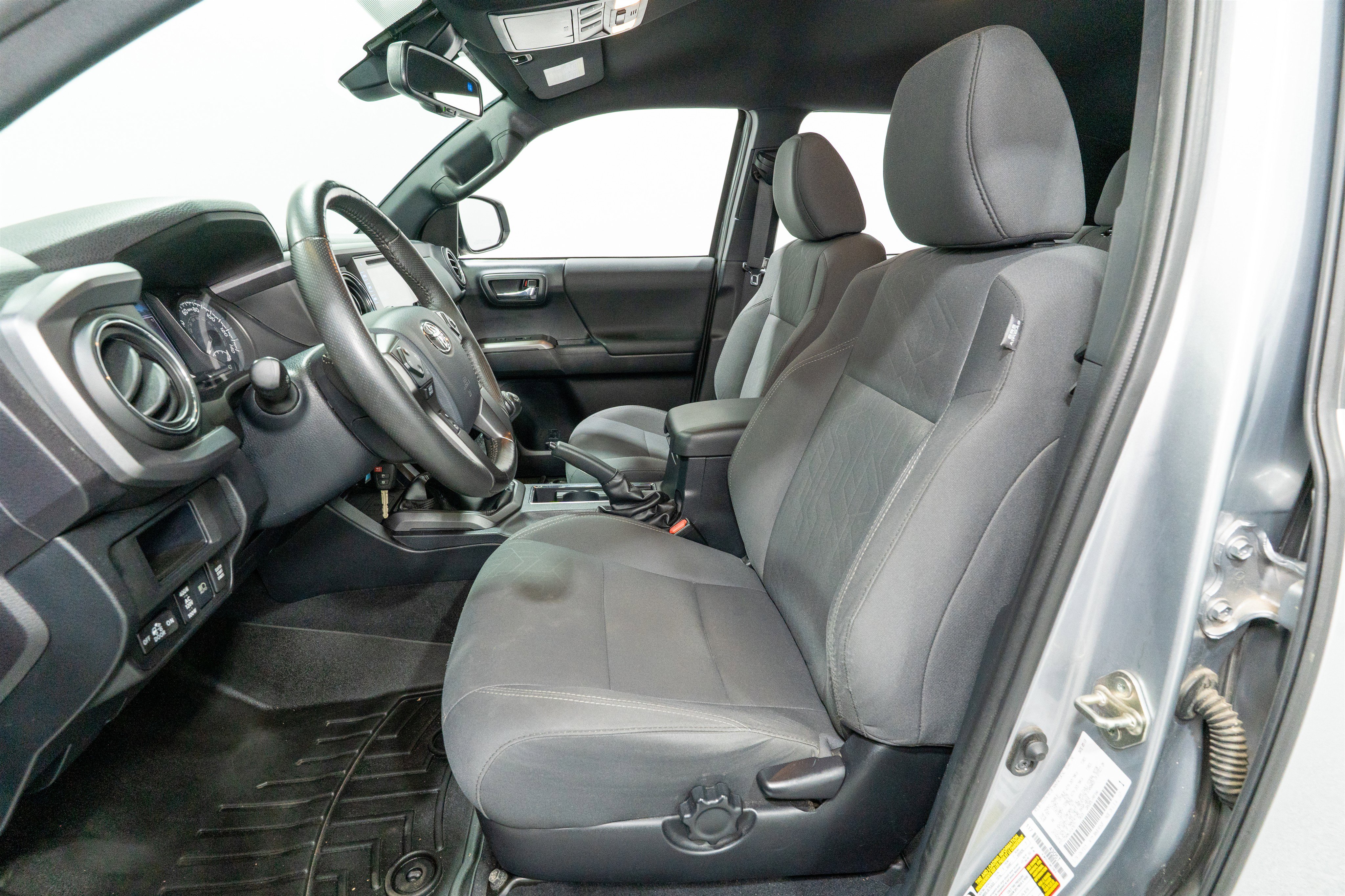 Used 2018 Toyota Tacoma TRD Off-Road image 15