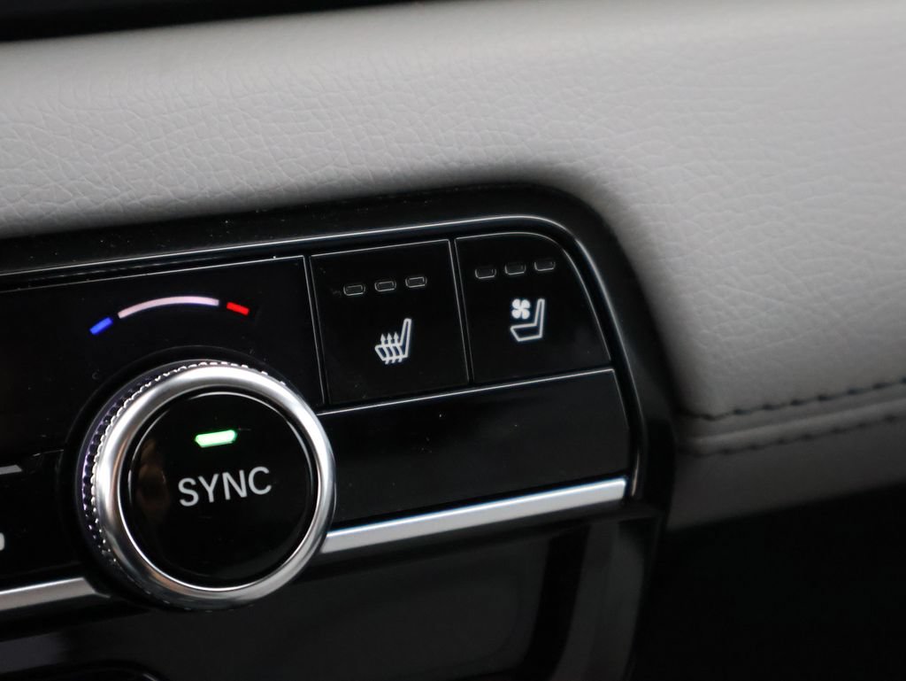 Used 2025 Honda Pilot Elite image 22