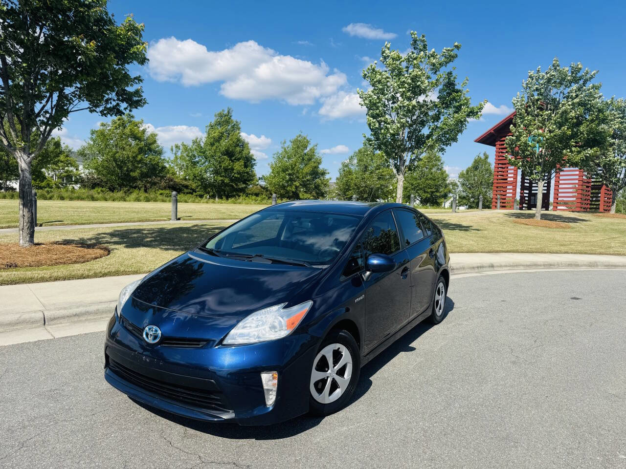 Used 2015 Toyota Prius Two FWD image 2