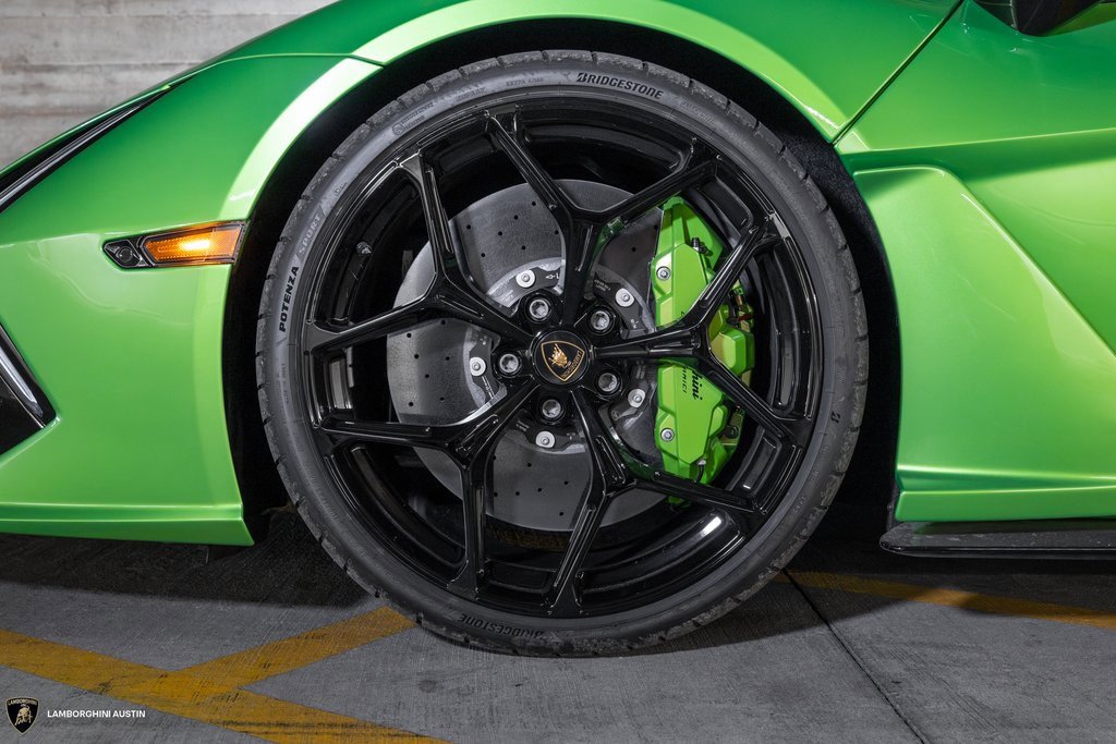 Used 2024 Lamborghini Revuelto image 5