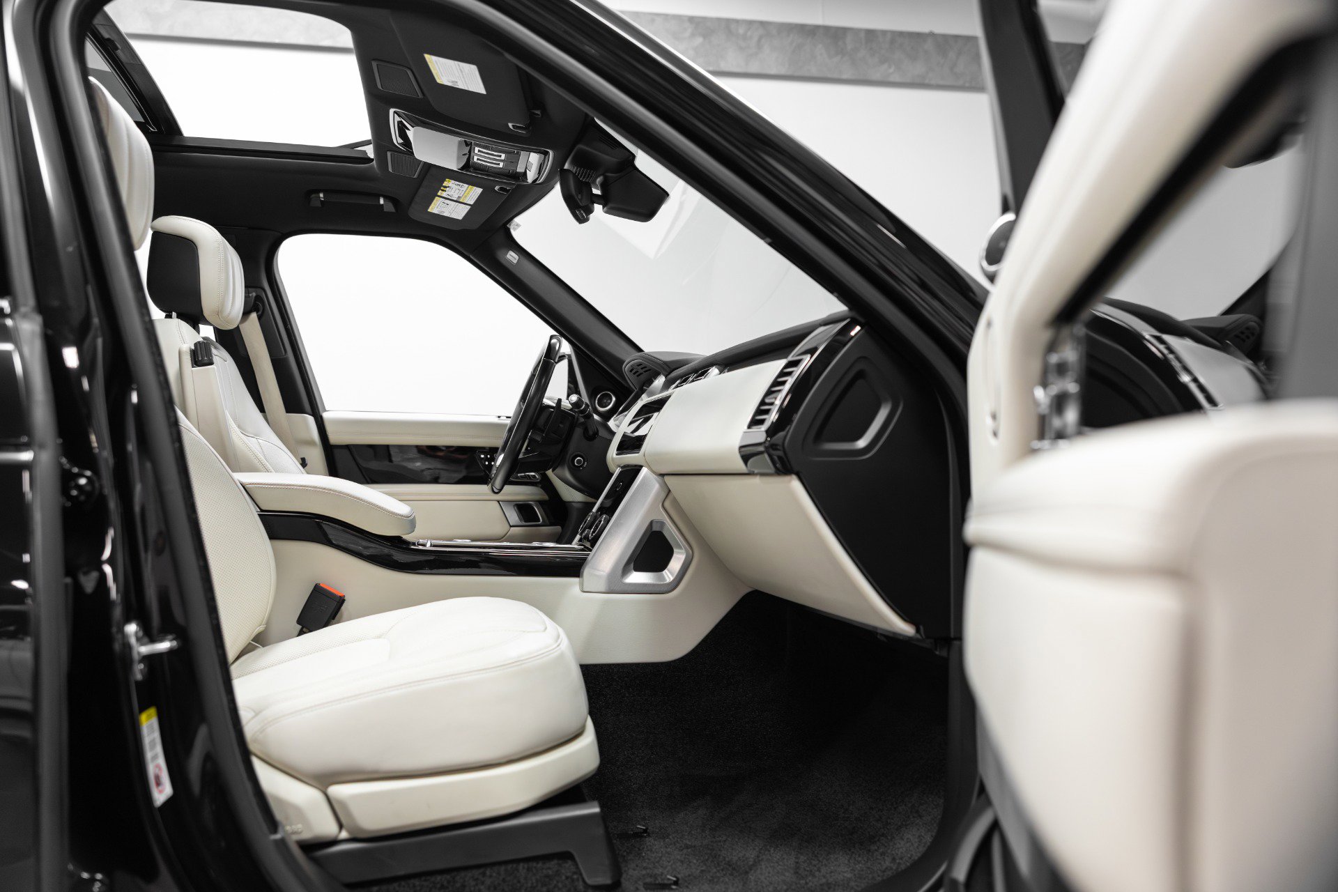 Used 2021 Land Rover Range Rover Westminster Edition image 21