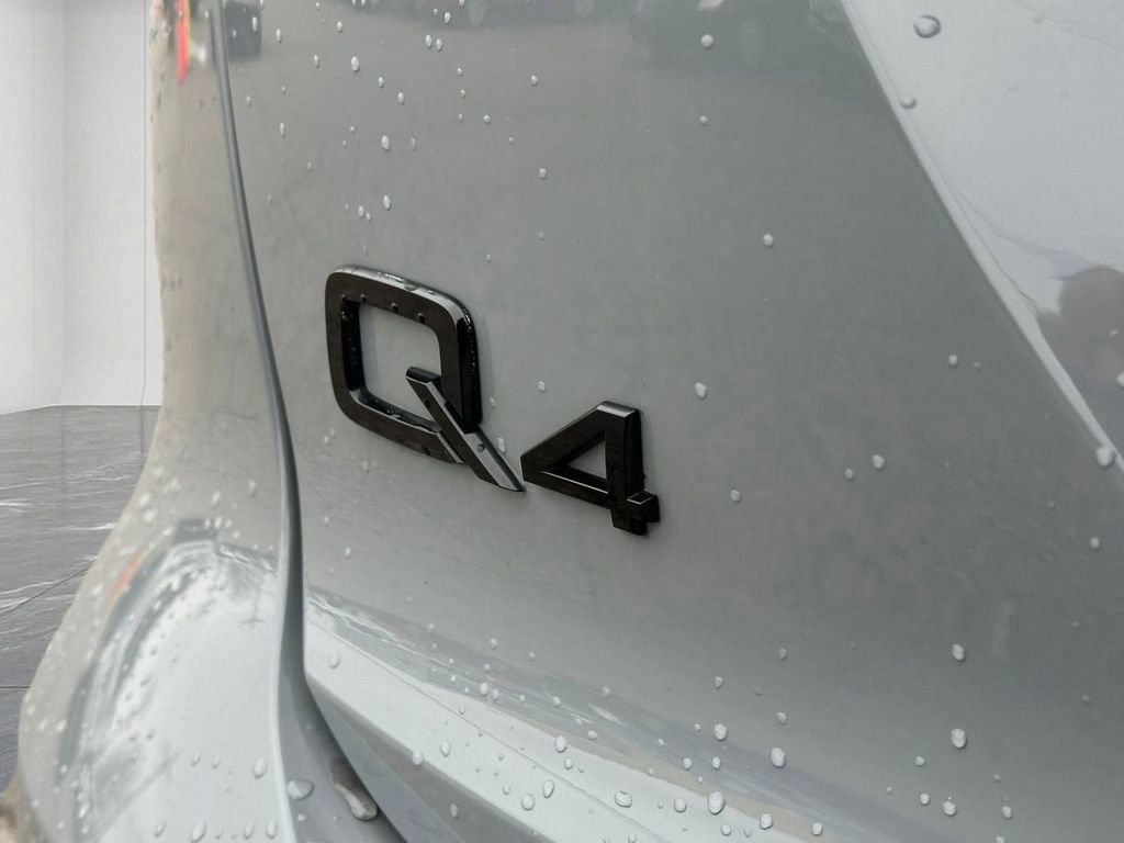 Used 2024 Audi Q4 e-tron Premium image 9