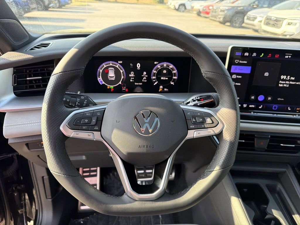 New 2026 Volkswagen Tiguan SE R-Line FWD image 25