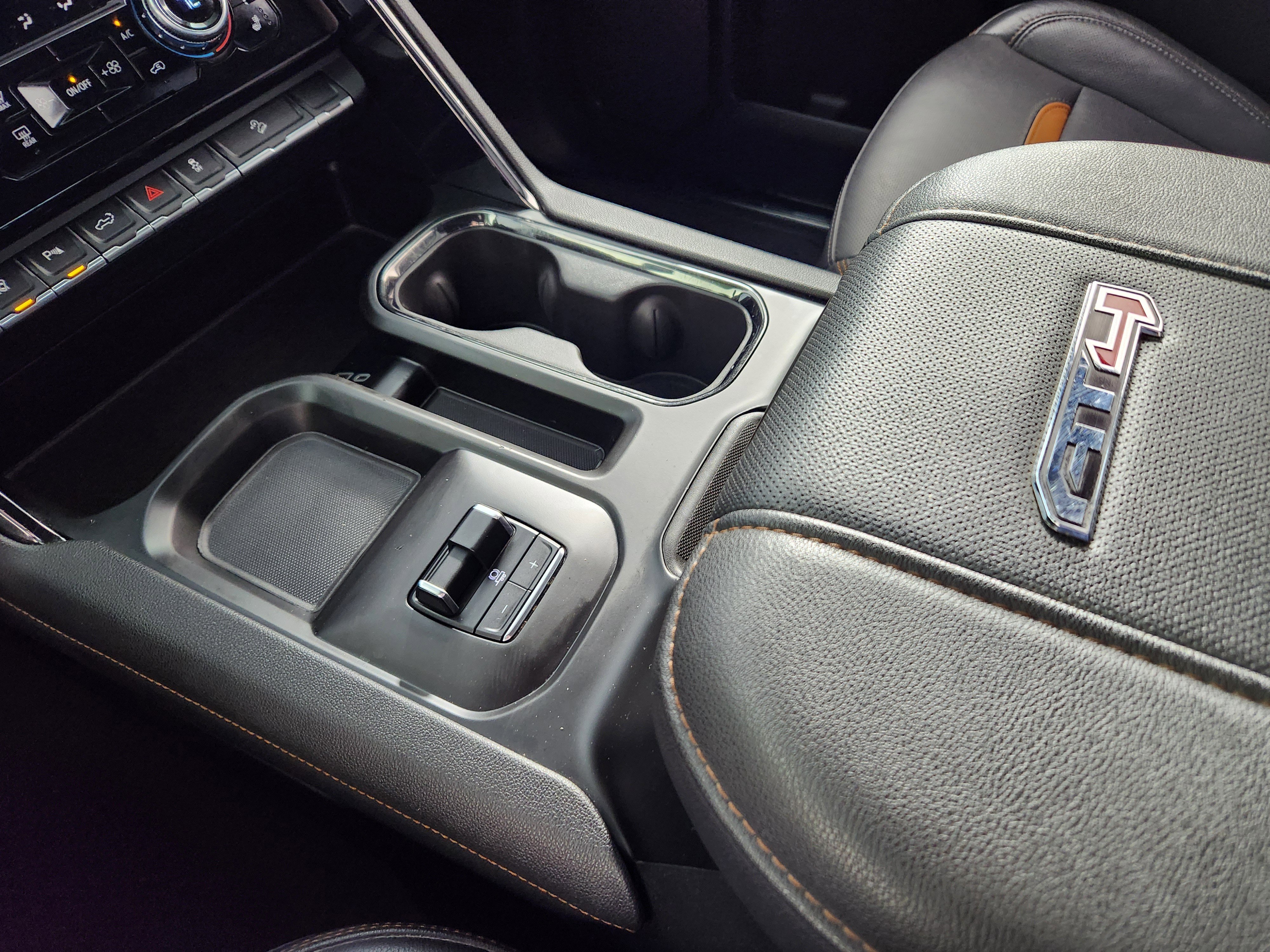 Used 2024 GMC Sierra 2500 AT4 w/ AT4 Premium Plus Package image 25