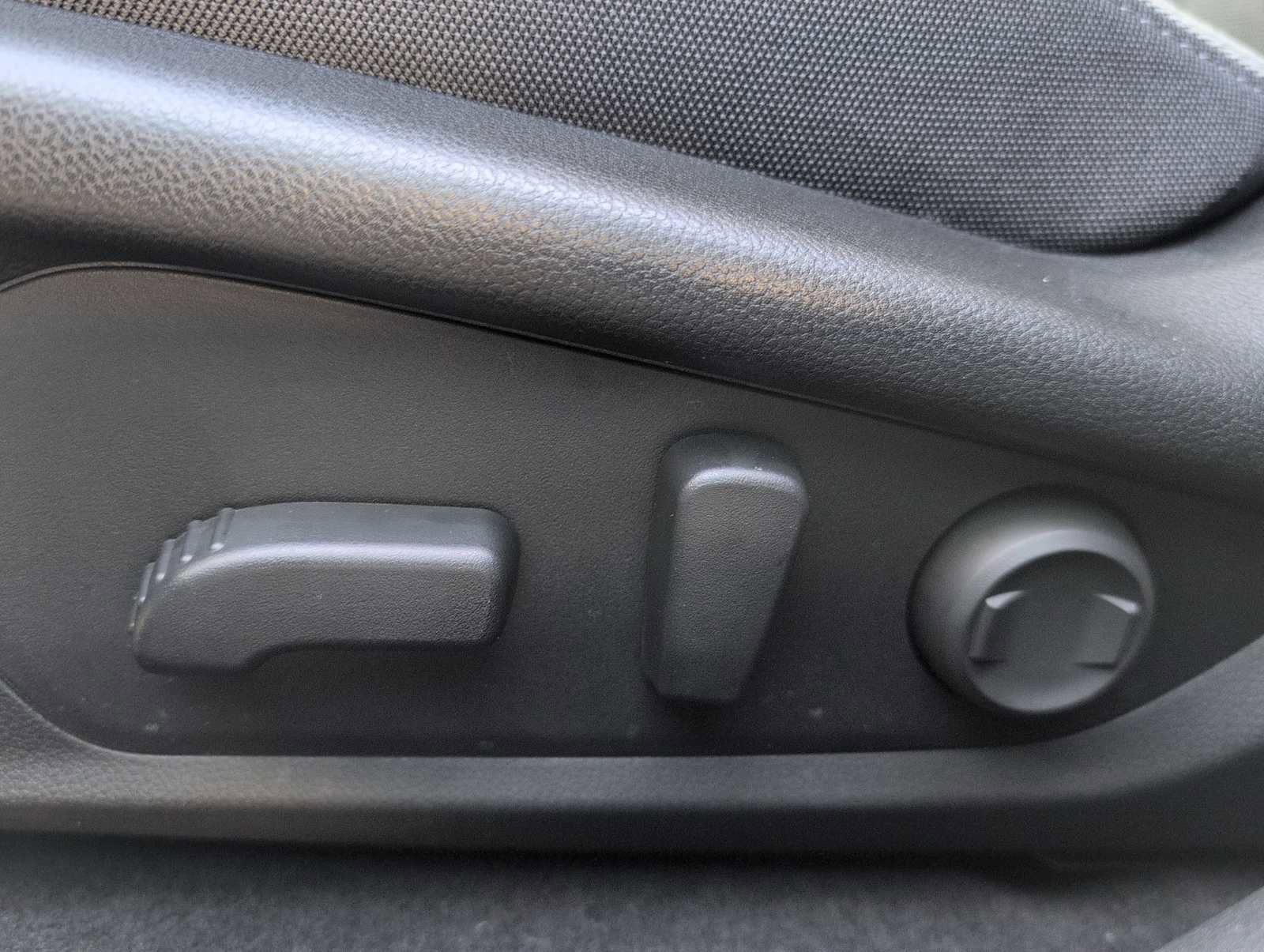 Used 2025 Subaru Crosstrek 2.0i Premium image 16