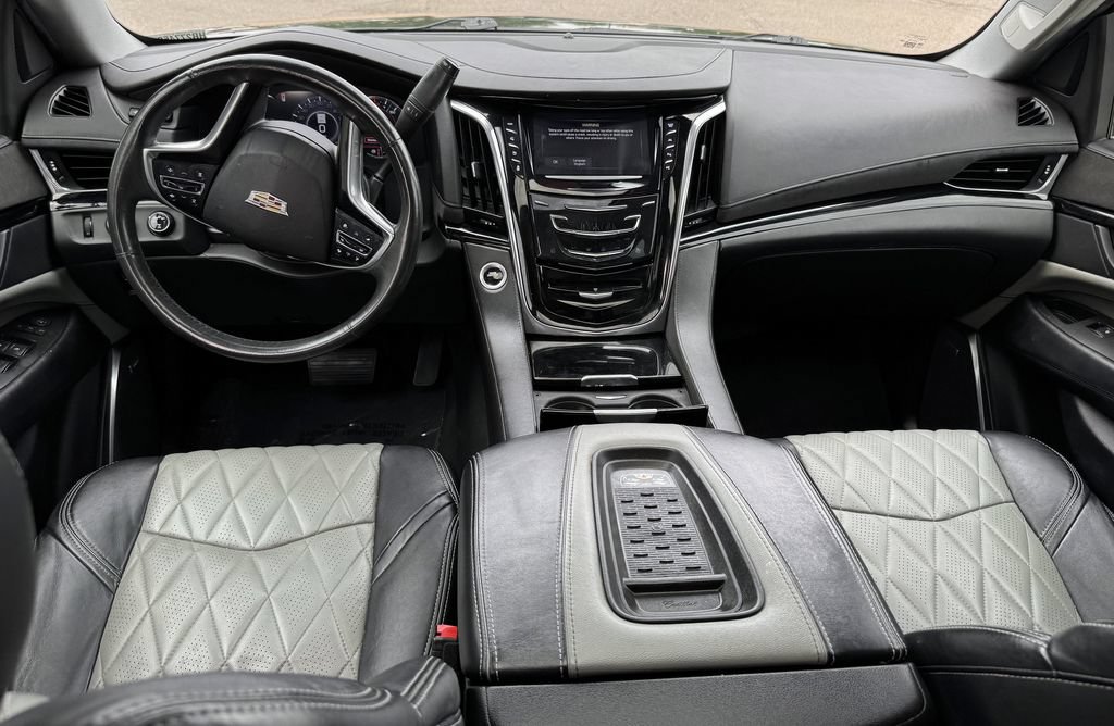 Used 2017 Cadillac Escalade ESV Premium Luxury AWD/4WD image 30