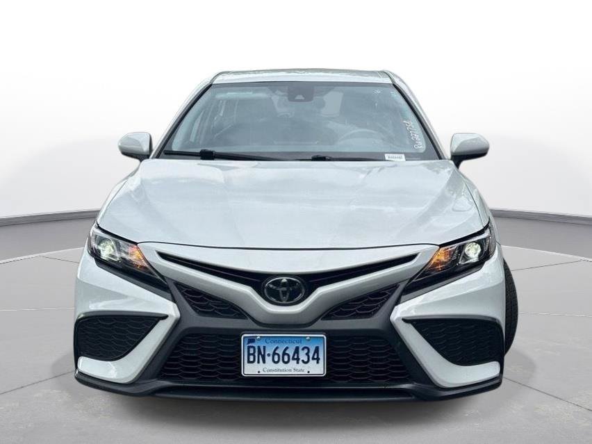 Used 2024 Toyota Camry SE FWD image 3