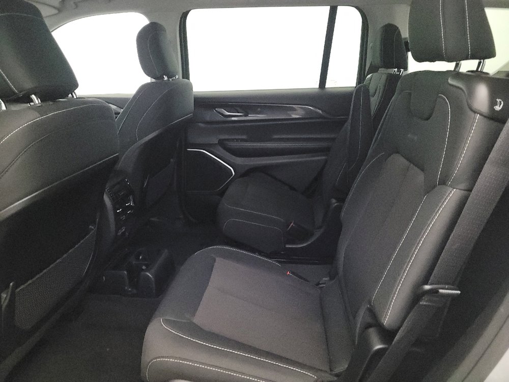 Used 2022 Jeep Grand Cherokee L Laredo w/ Luxury Tech Group I image 18