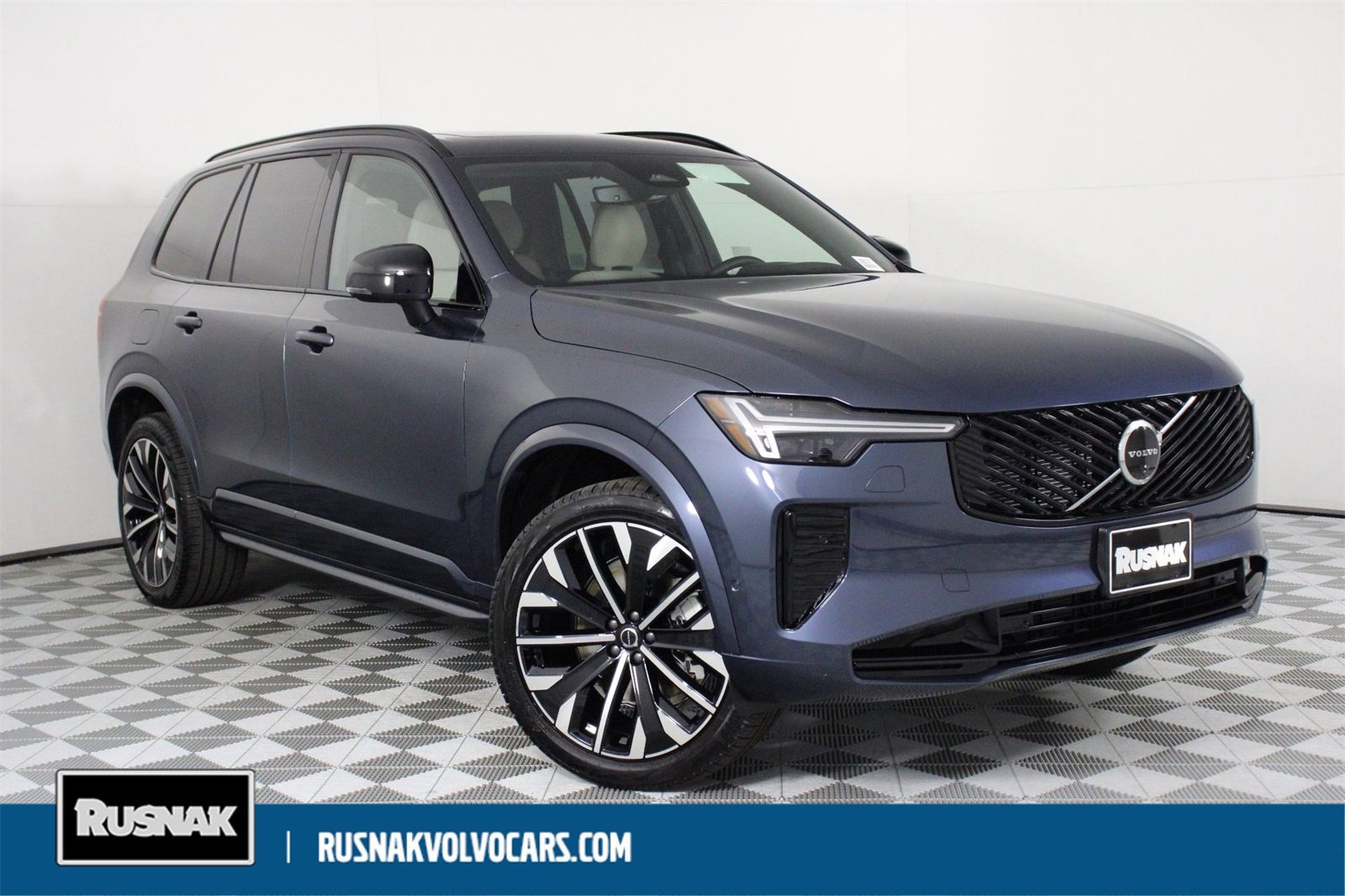 New 2026 Volvo XC90 B6 Ultra