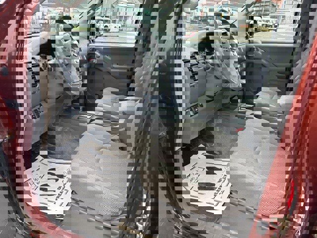 Used 2016 Nissan Frontier SV image 16