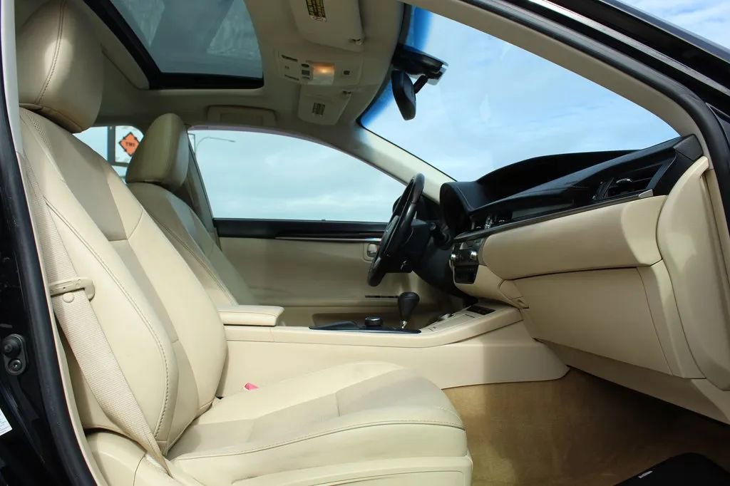 Used 2013 Lexus ES 350 w/ Luxury Pkg FWD image 21