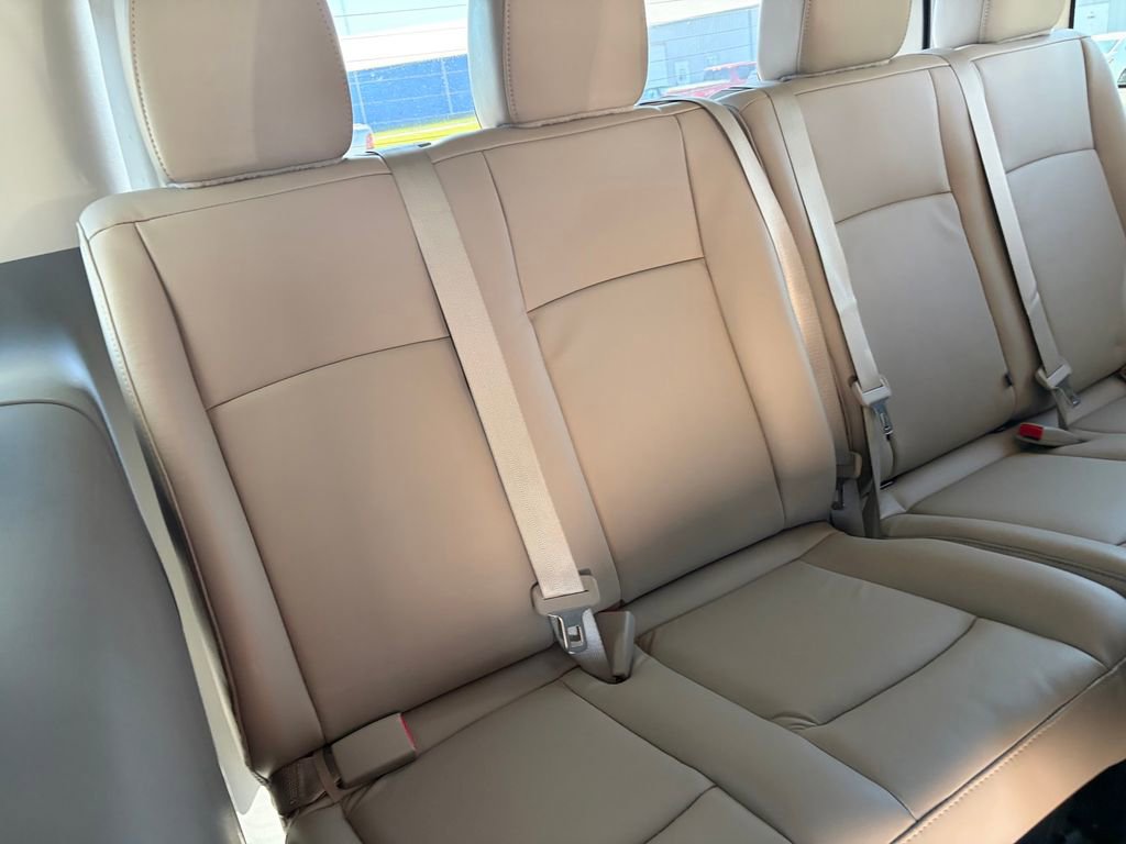 Used 2016 Nissan NV 3500 SL RWD image 16
