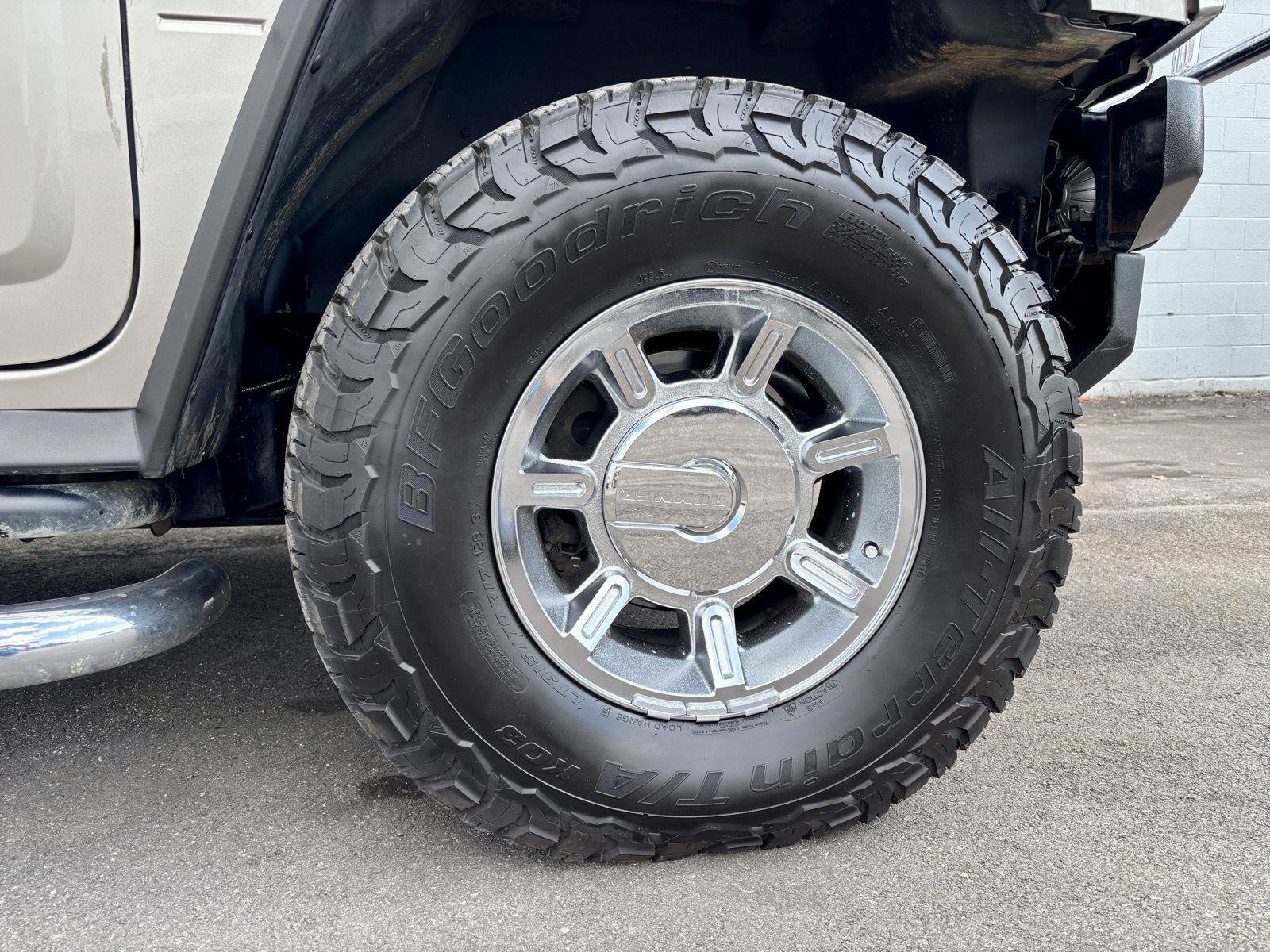 Used 2005 HUMMER H2 w/ Preferred Equipment Group AWD/4WD image 35