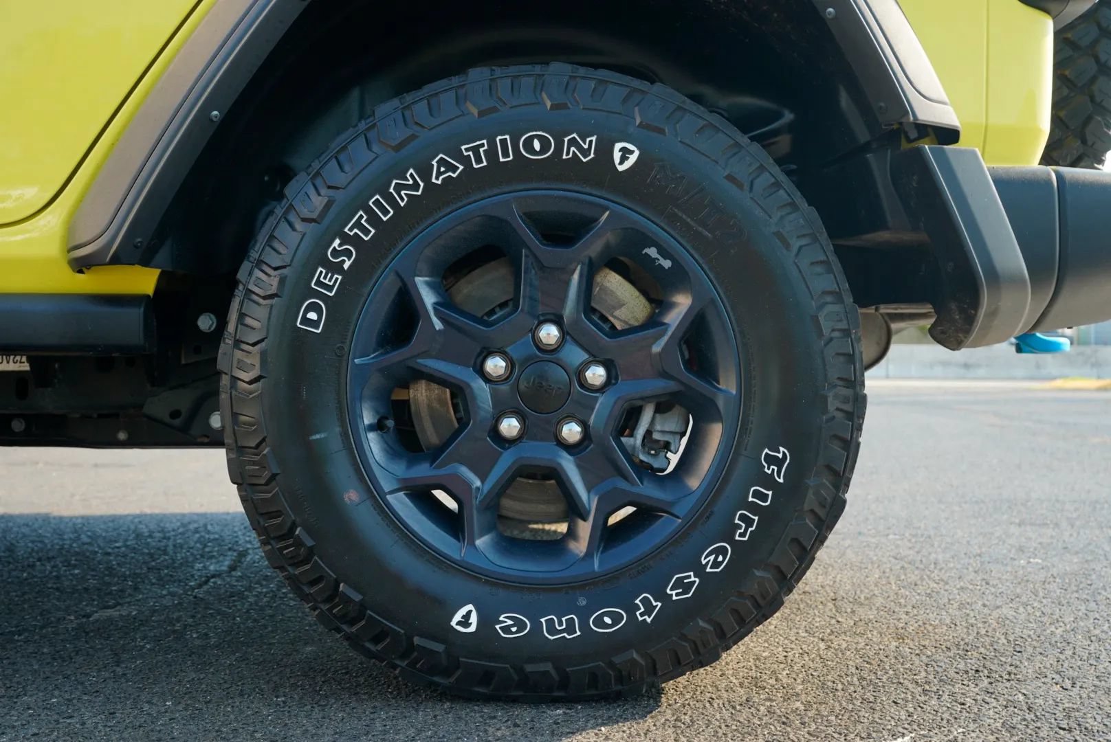 Used 2023 Jeep Wrangler Unlimited w/ Sun & Screen Package AWD/4WD image 17