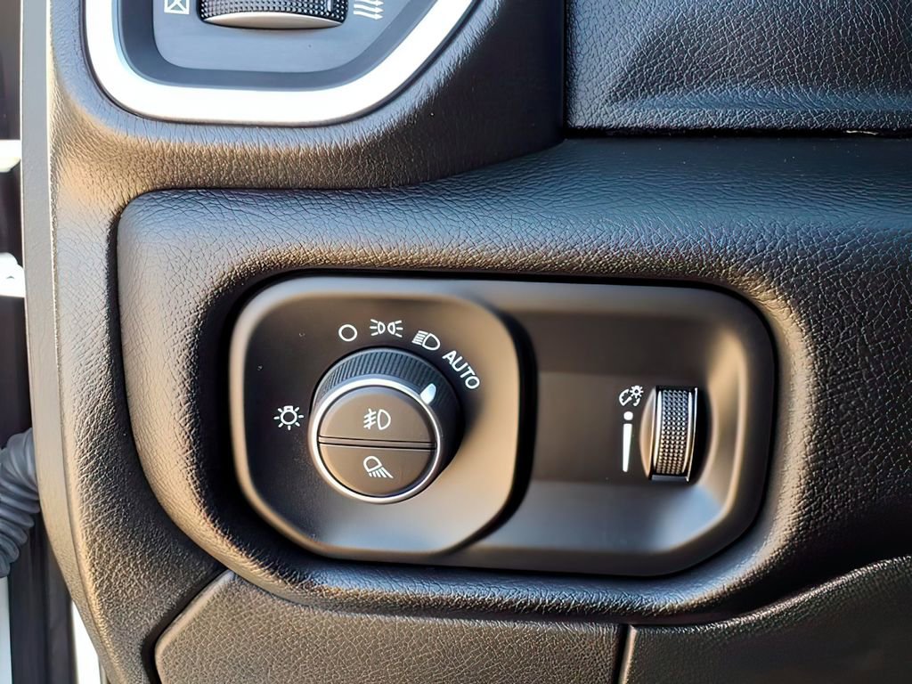 Used 2024 RAM 3500 Big Horn image 19