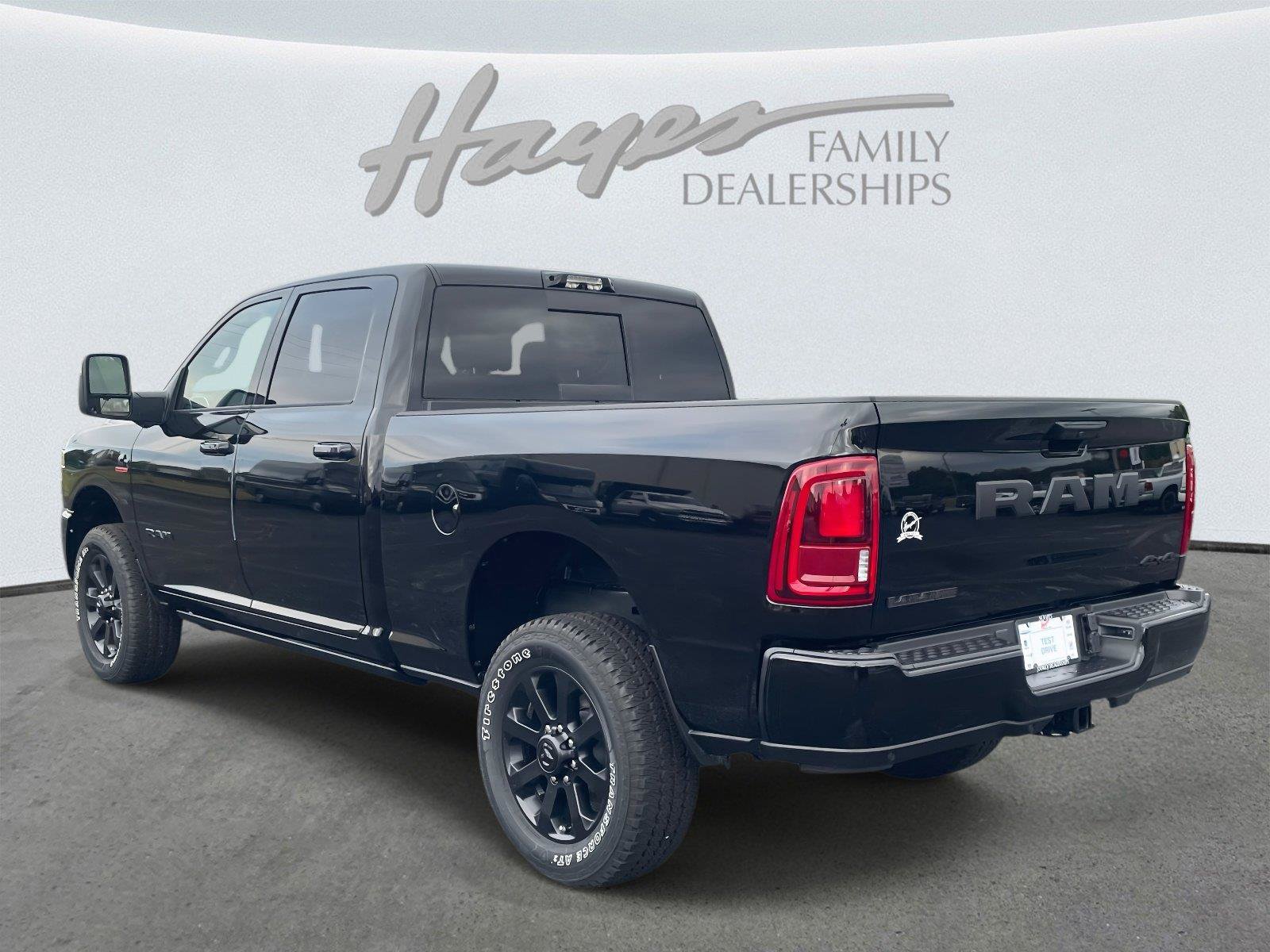 New 2026 RAM 2500 Laramie AWD/4WD image 16