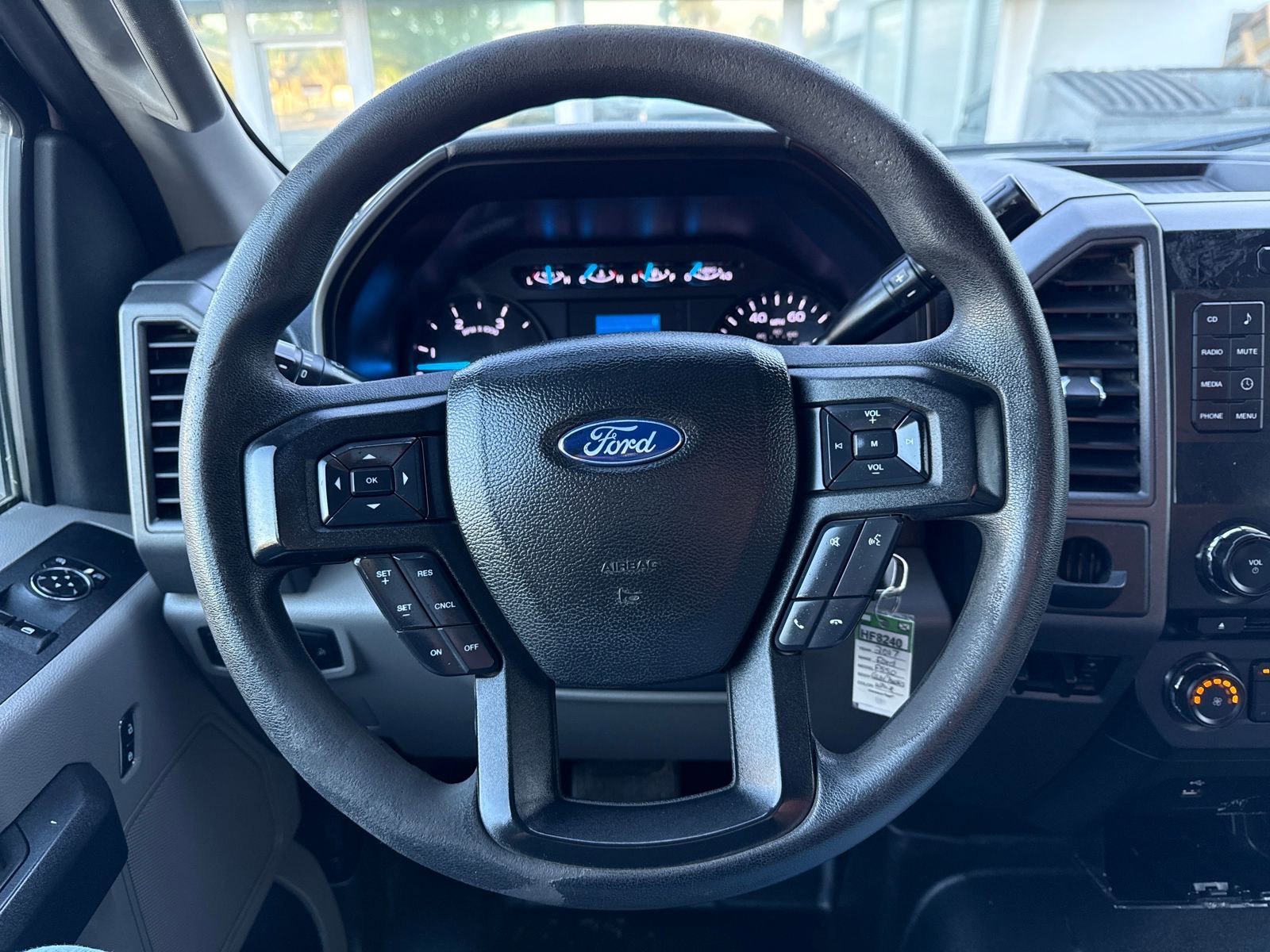 Used 2017 Ford F550 2WD Regular Cab Super Duty image 14