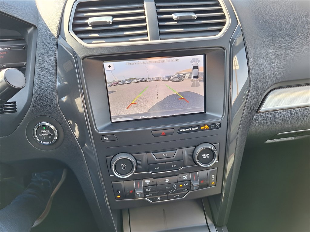 Used 2019 Ford Explorer XLT w/ Equipment Group 202A image 16