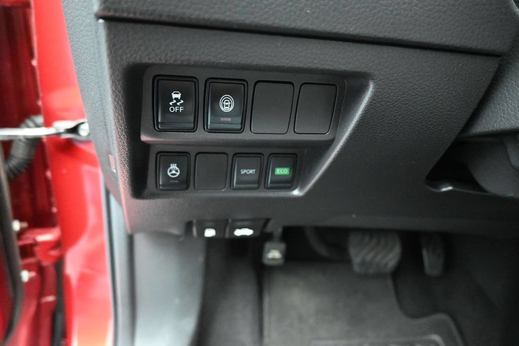 Used 2022 Nissan Rogue Sport SV FWD image 12