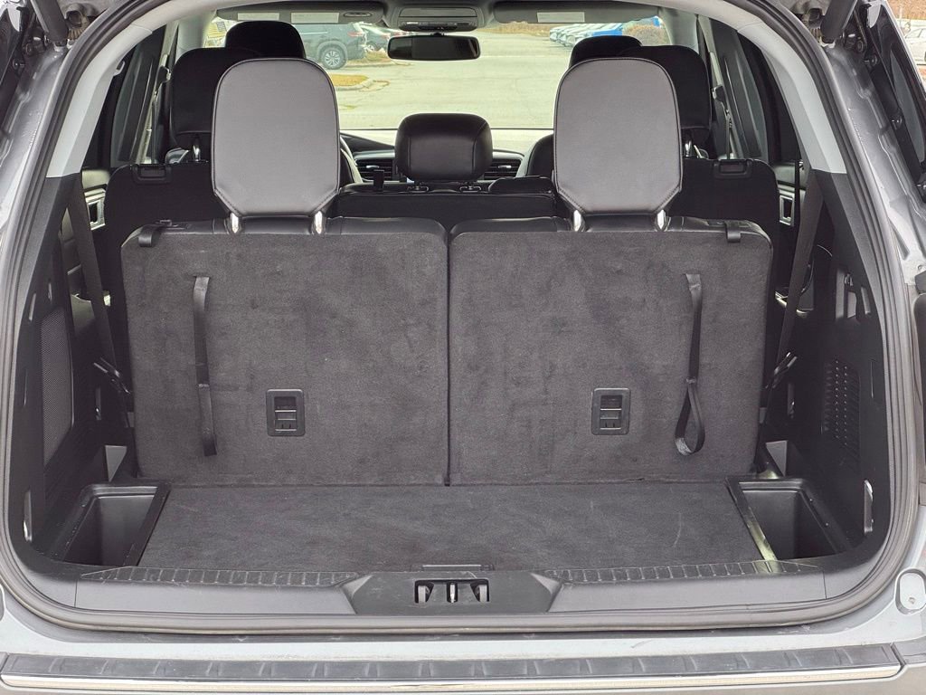 Used 2023 Ford Explorer Limited image 19