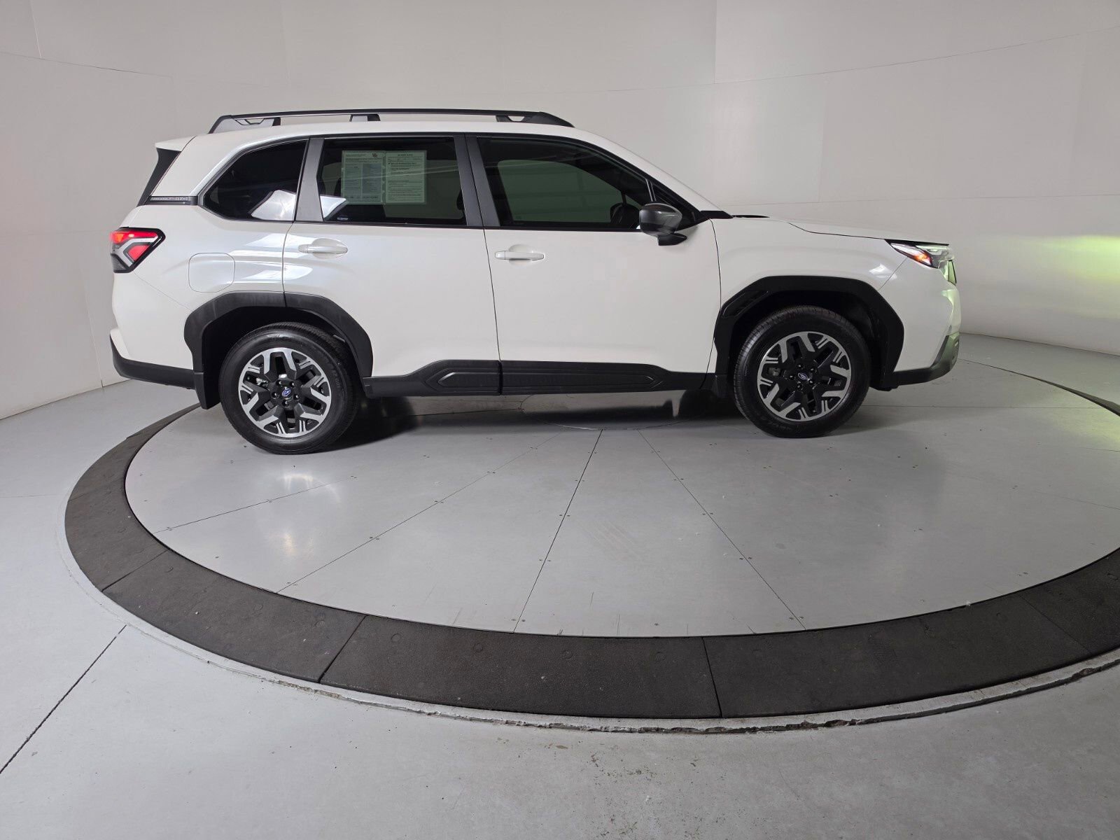 Certified 2025 Subaru Forester Premium AWD/4WD image 6