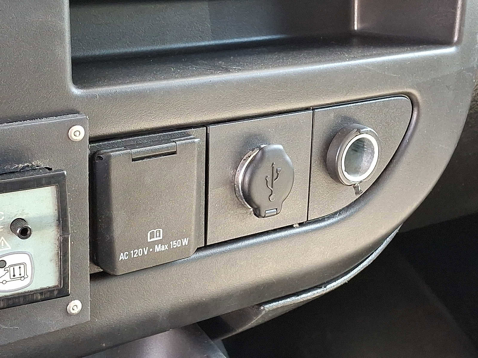 Used 2016 Chevrolet Express 3500 image 19