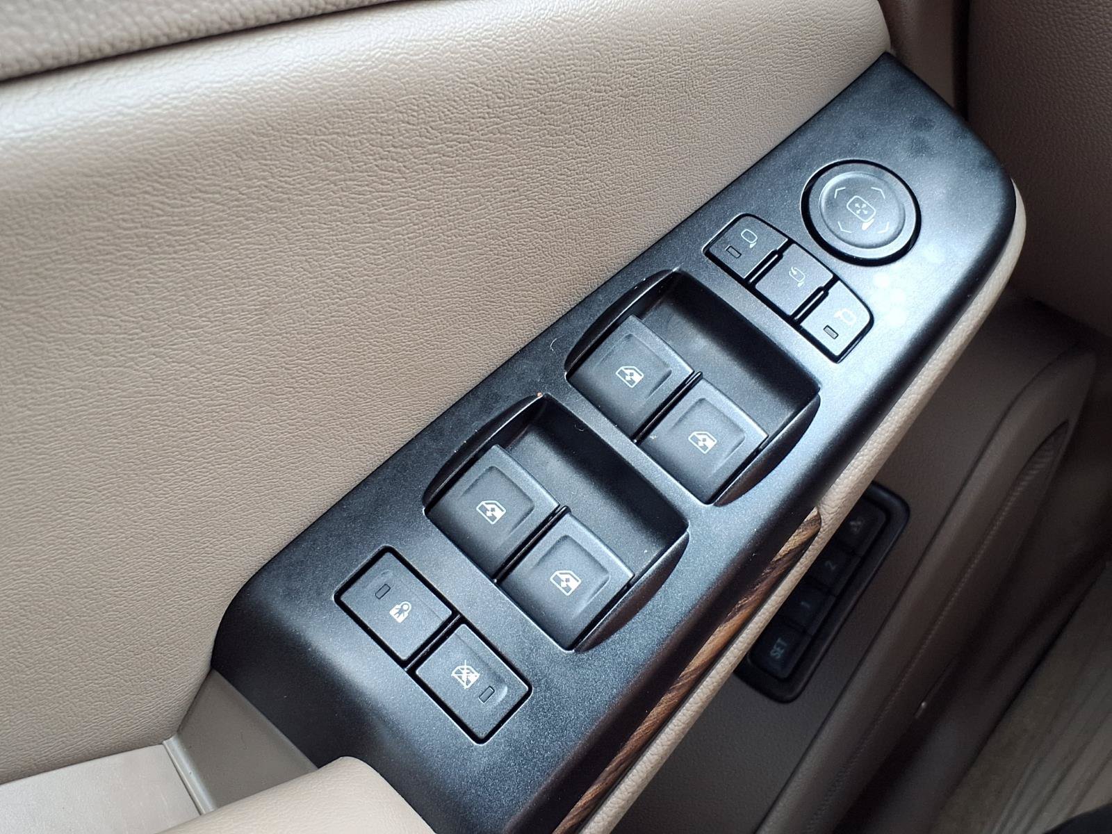 Used 2018 GMC Yukon SLT RWD image 10