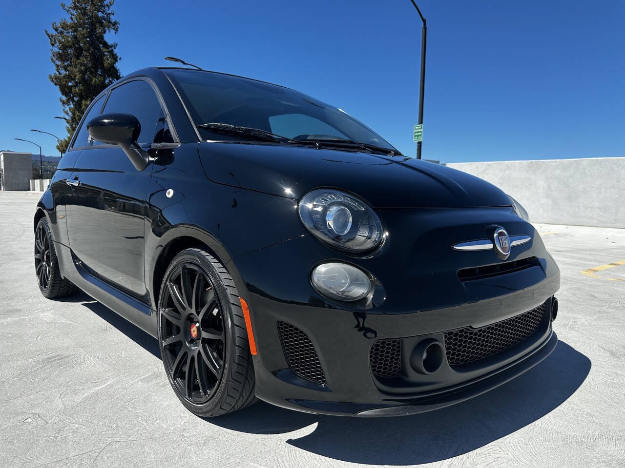 Used 2014 FIAT 500 GQ Edition w/ Comfort/Convenience Group FWD image 1
