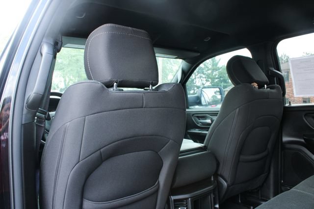 Used 2026 RAM 1500 Express AWD/4WD image 32