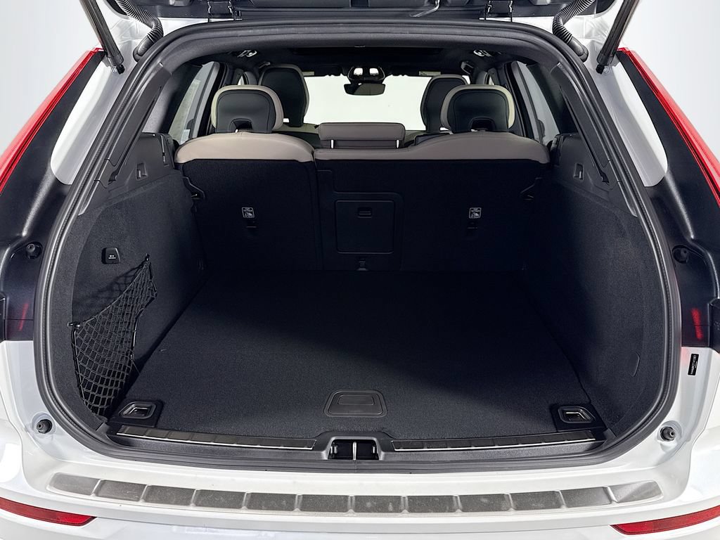 New 2026 Volvo XC60 T8 Plus w/ Protection Package Premier AWD/4WD image 25