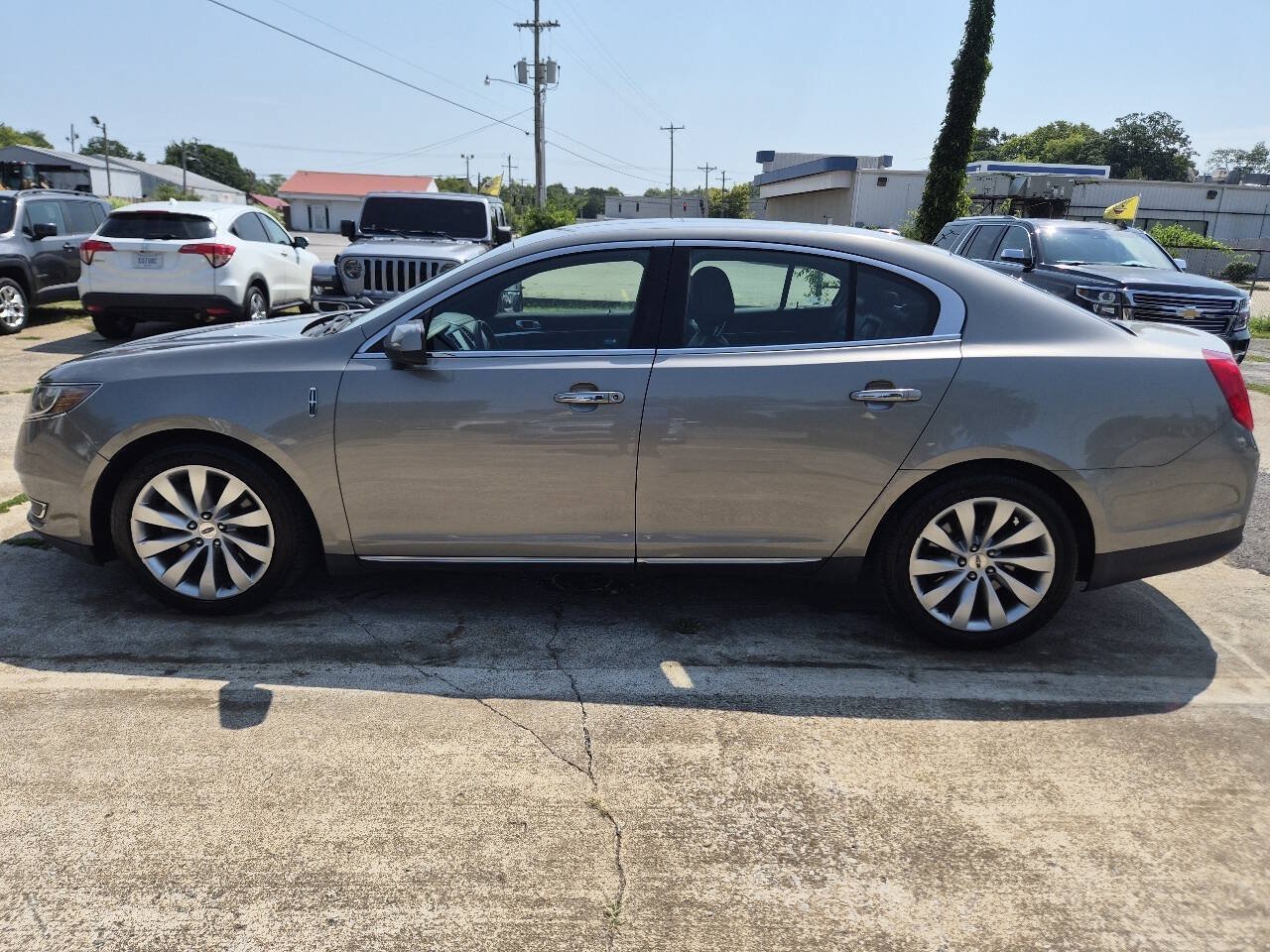Used 2015 Lincoln MKS w/ Equipment Group 101A FWD image 2