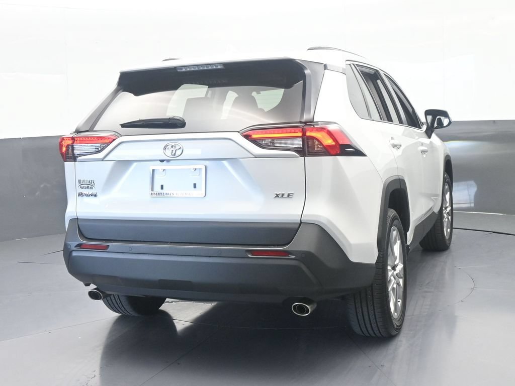 Used 2025 Toyota RAV4 XLE Premium FWD image 5