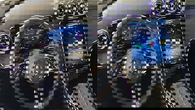 Used 2025 Mercedes-Benz GLC 300 4MATIC image 51