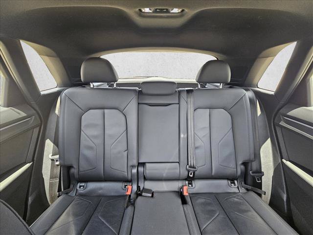Used 2020 Audi Q3 2.0T Premium w/ Convenience Package AWD/4WD image 12
