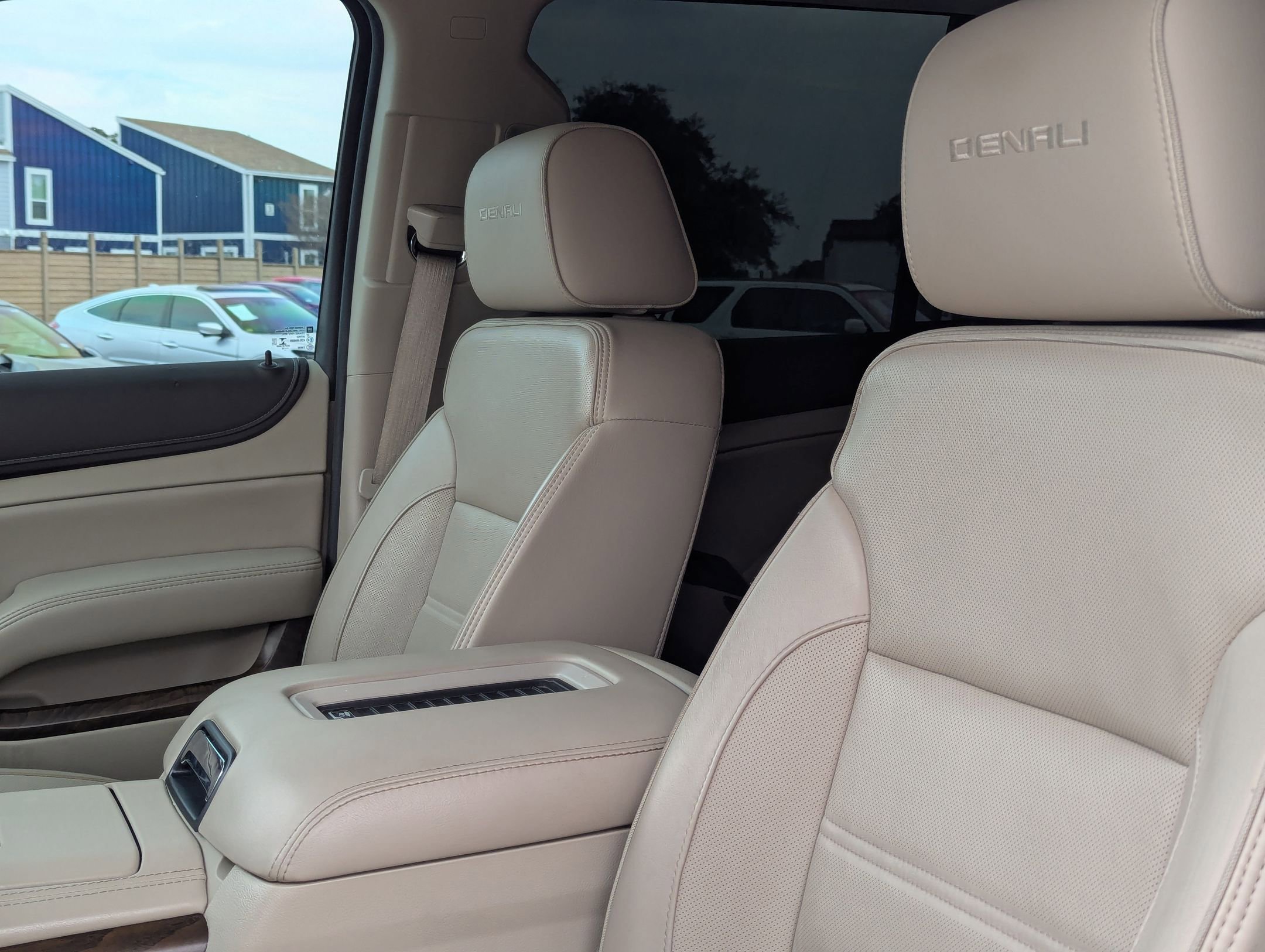 Used 2018 GMC Yukon Denali w/ Denali Ultimate Package image 14