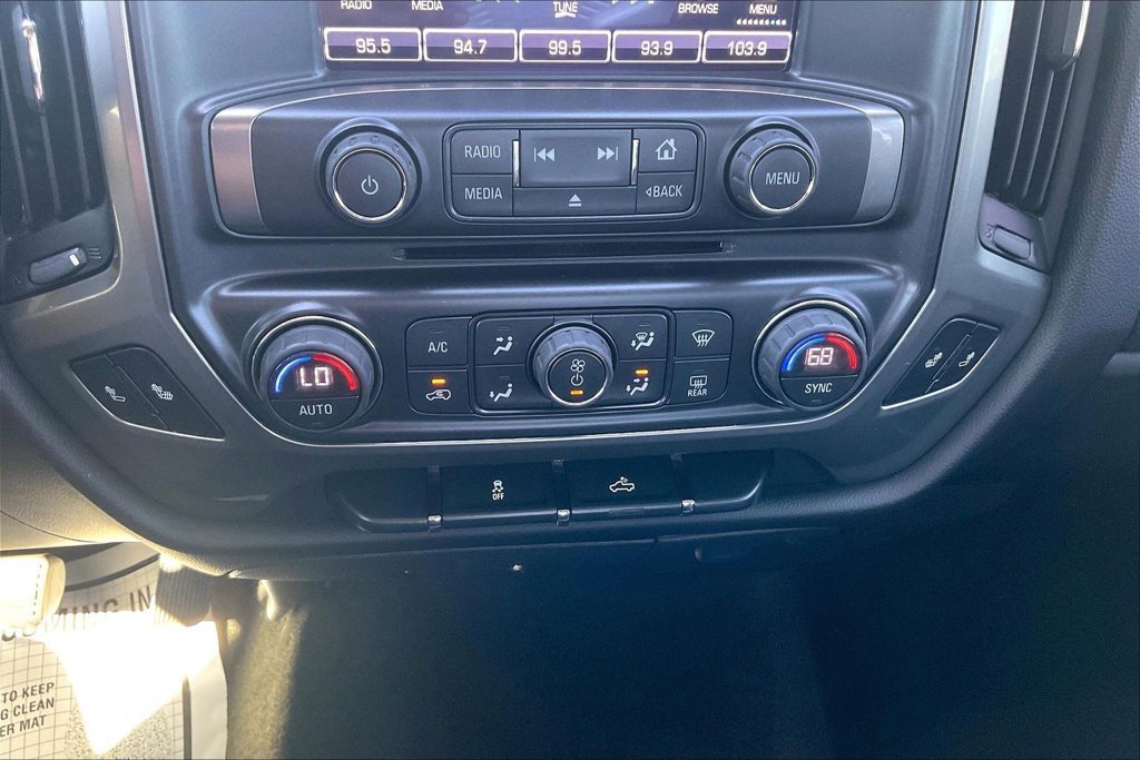 Used 2018 Chevrolet Silverado 1500 LT w/ All Star Edition AWD/4WD image 18