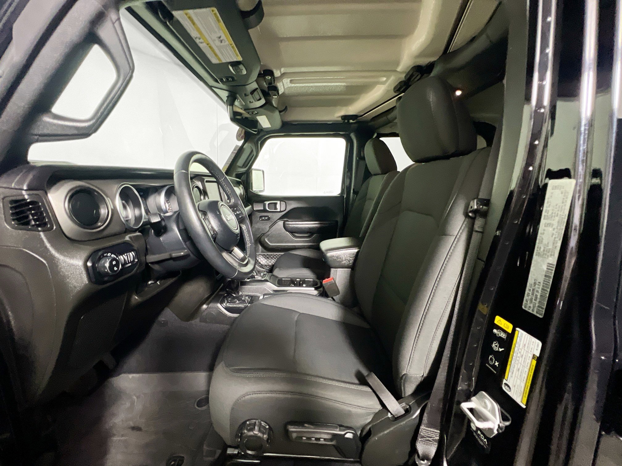 Used 2022 Jeep Gladiator Willys image 14