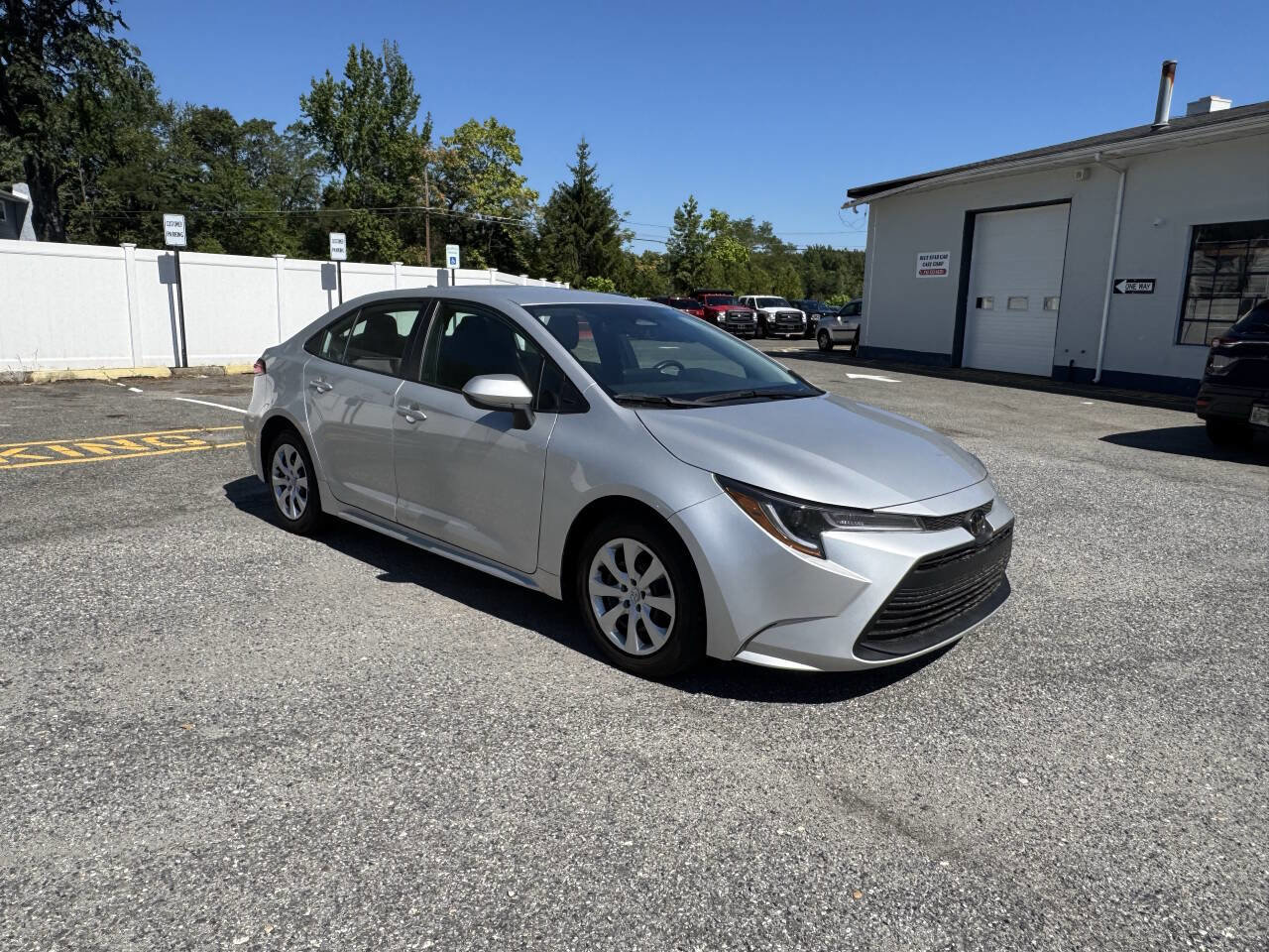 Used 2023 Toyota Corolla LE image 6
