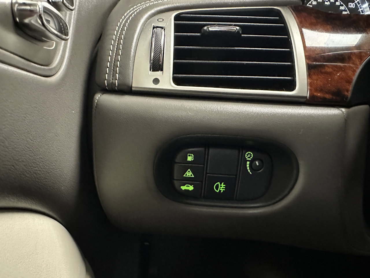 Used 2011 Jaguar XK Convertible image 52