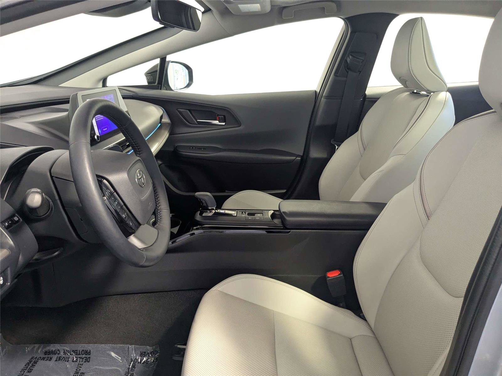 Used 2023 Toyota Prius XLE FWD image 11