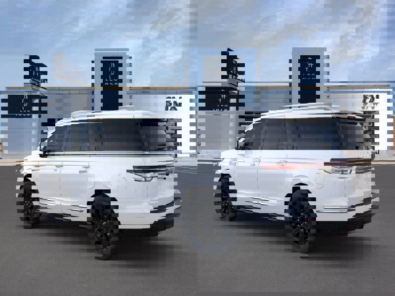 New 2023 Lincoln Navigator L Reserve image 4