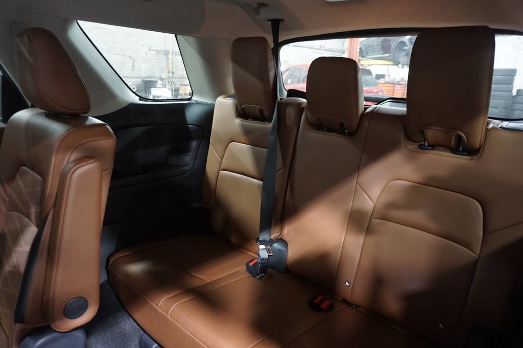 Used 2023 Nissan Pathfinder Platinum AWD/4WD image 16