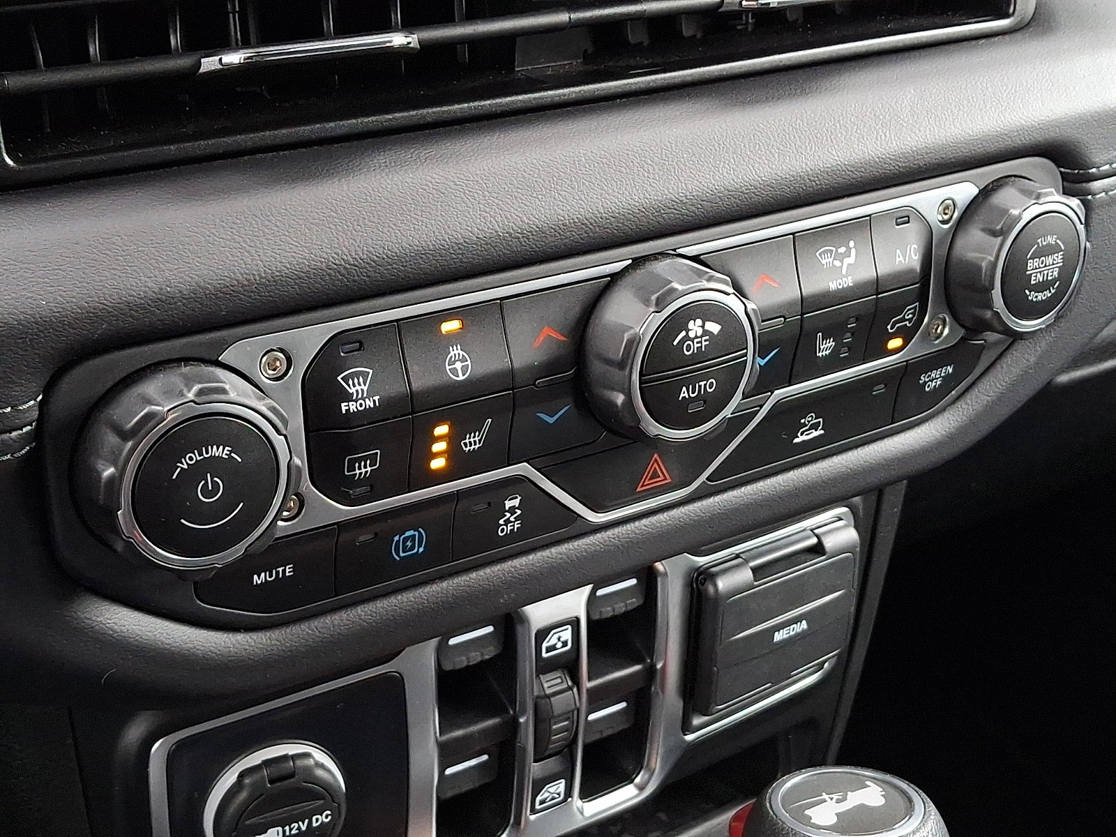 Certified 2025 Jeep Wrangler Unlimited Sahara AWD/4WD image 16