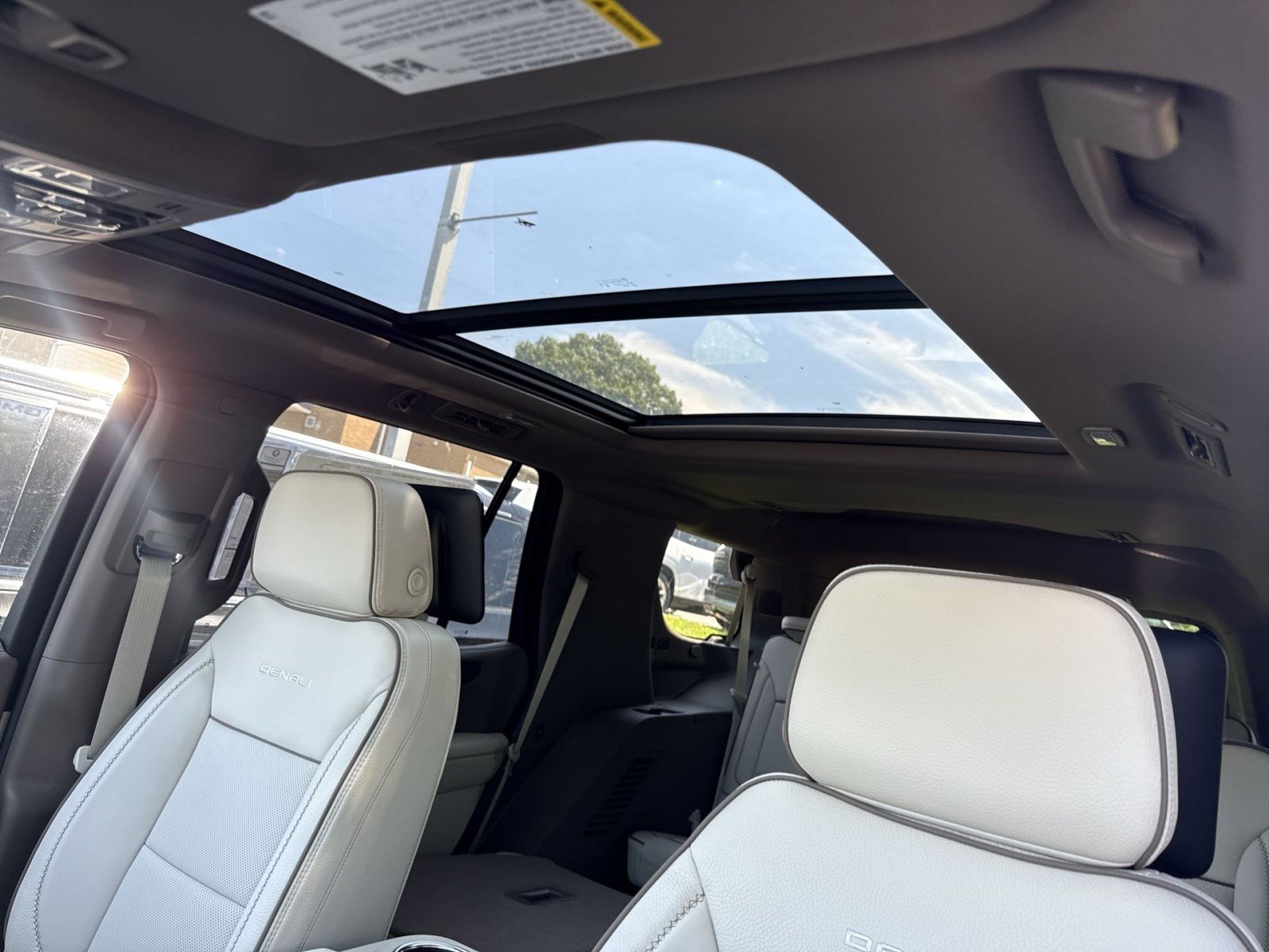 New 2026 GMC Yukon Denali w/ Advanced Technology Package AWD/4WD image 18