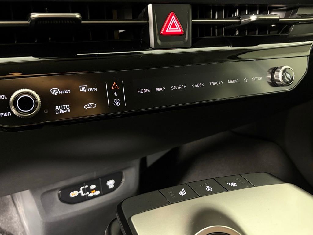 New 2025 Kia EV6 Light w/ Light LR Technology Package image 29