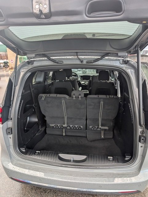 Used 2022 Chrysler Pacifica Touring image 28