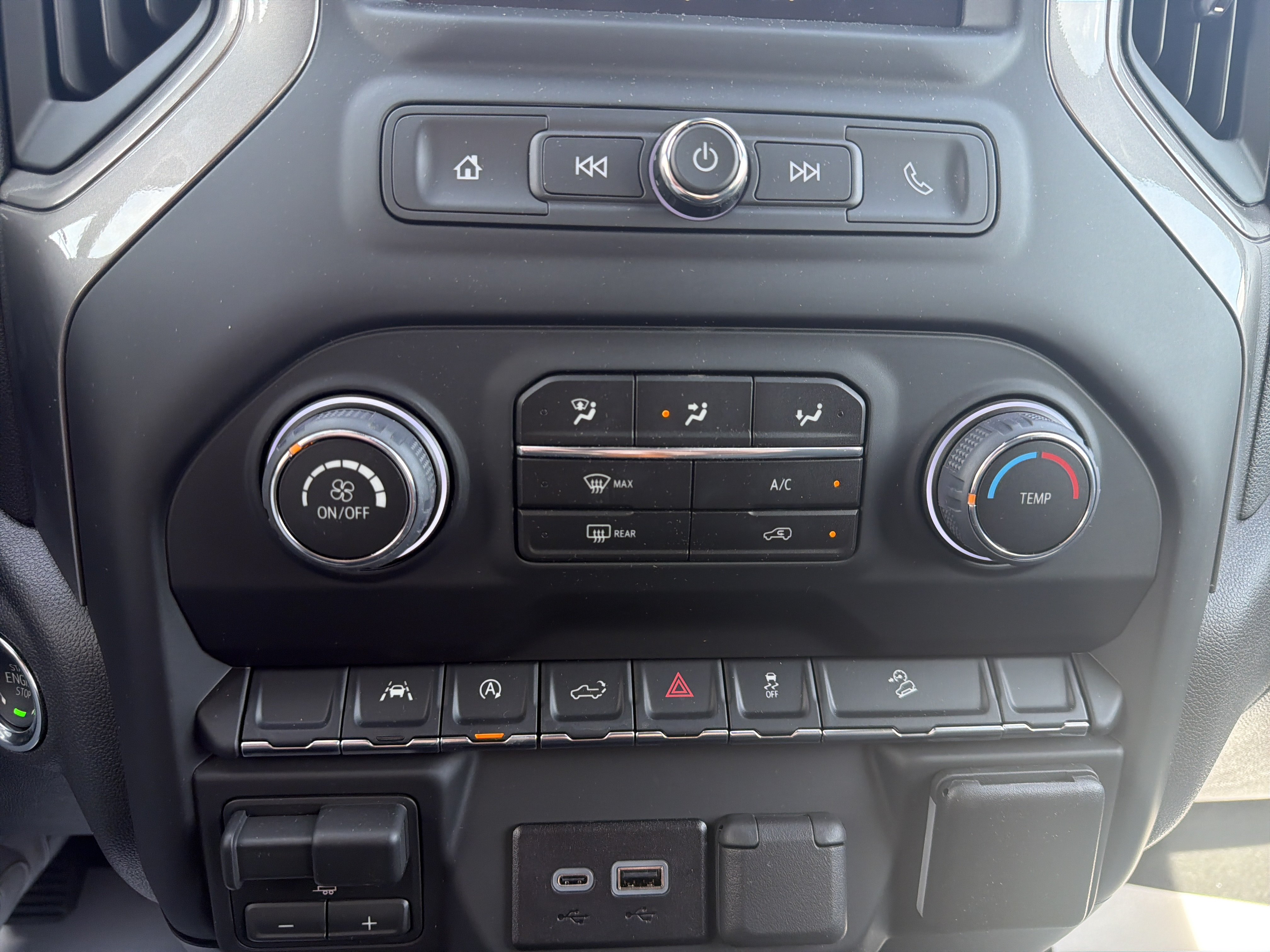 New 2026 Chevrolet Silverado 1500 Custom Trail Boss w/ LPO, Dark Essentials Package AWD/4WD image 25
