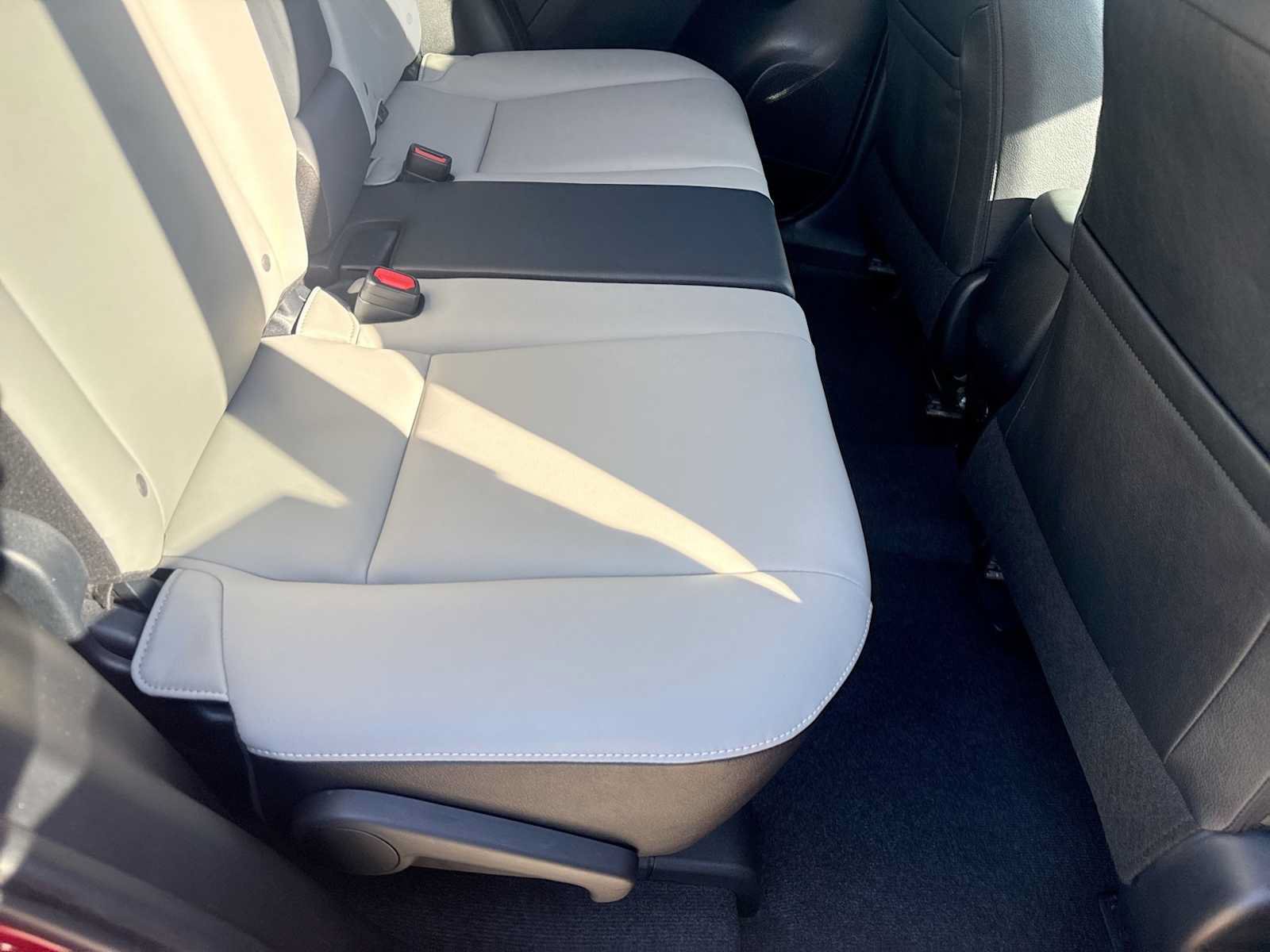 Used 2016 Toyota RAV4 Limited AWD/4WD image 20